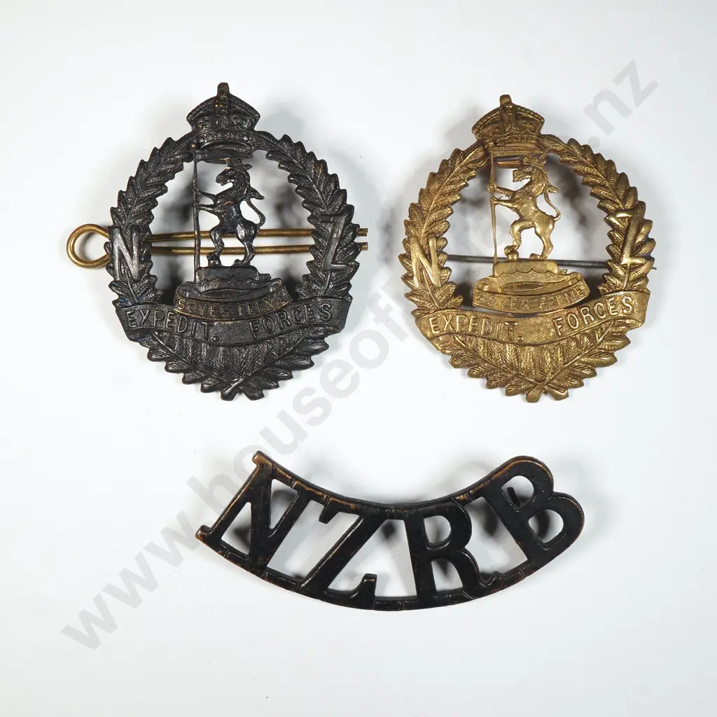 Pair of WW1 NZ Rifle Brigade Collar Badges & Shoulder Title Image 1++