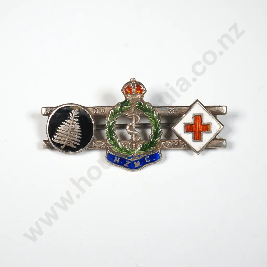 Sterling Silver WW2 New Zealand No. 3 Field Ambulance Sweetheart Badge Image 1++