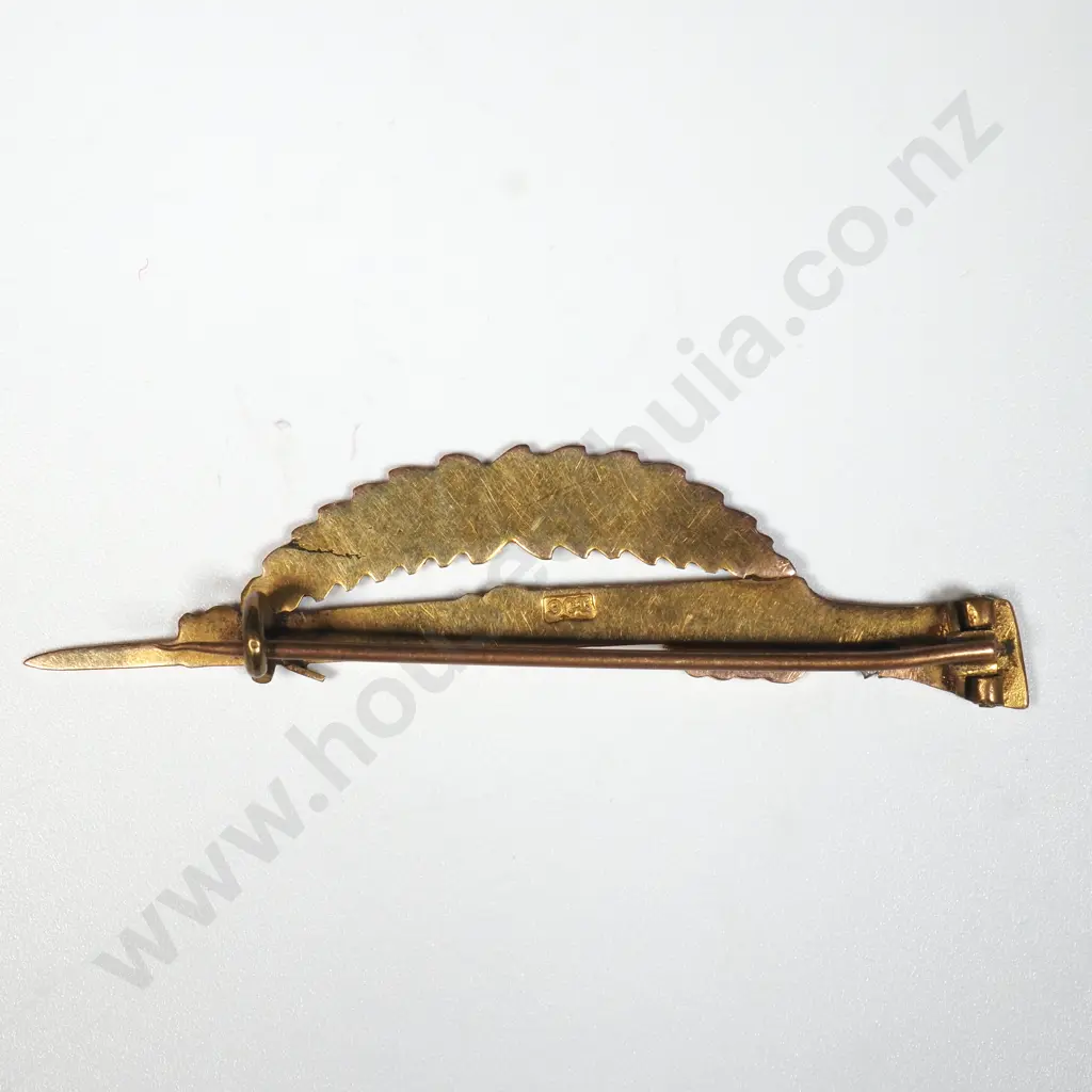 WWI 9ct Gold Rifle Sweetheart Badge w NZR on Fern Leaf - Sling Missing. Image 1++