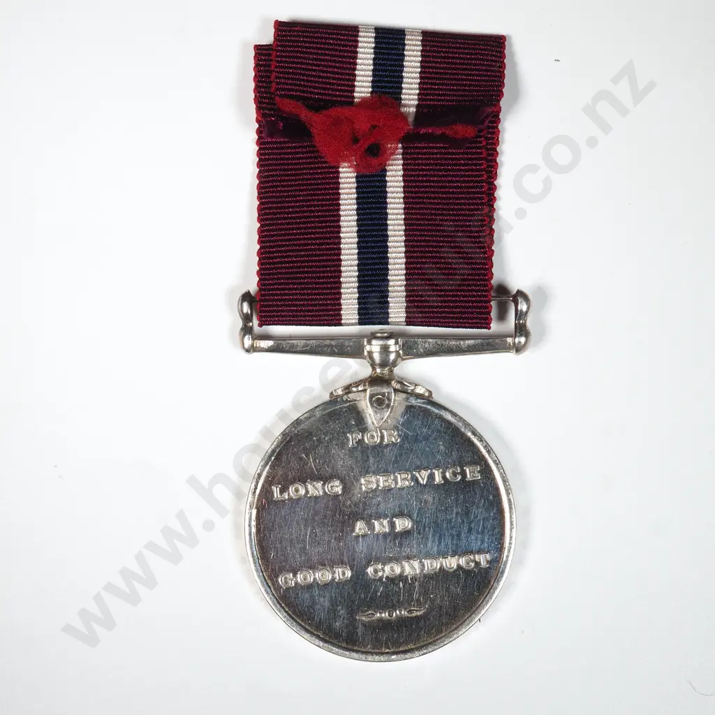 New Zealand Police Long Service & Good Conduct Medal to 2080 Richard Murray - White Maker Image 1++