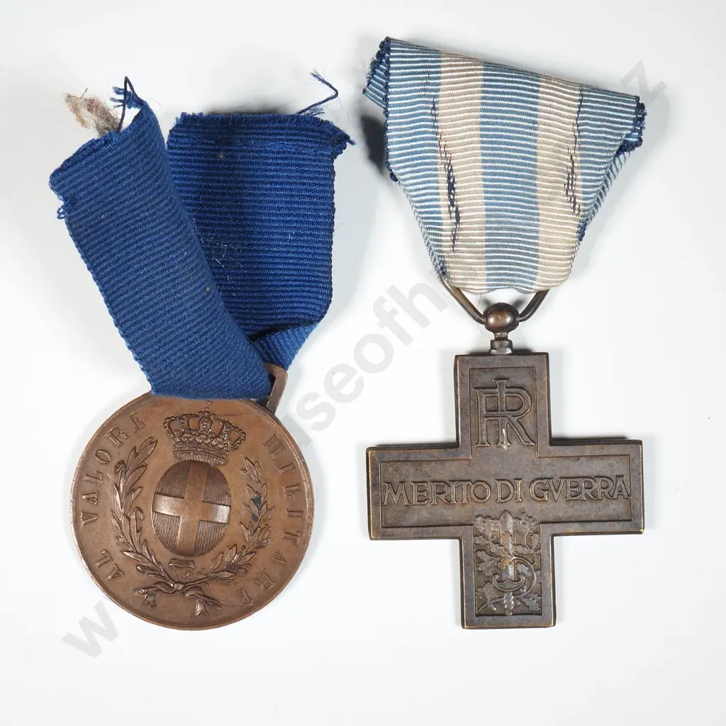 WW2 Italian War Merit Cross & Valour Medal Image 1++