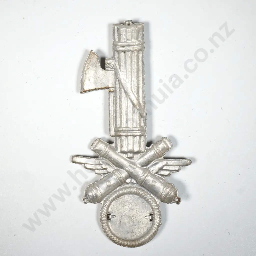WW2 Facist Italian Cap Badge  Image 1++
