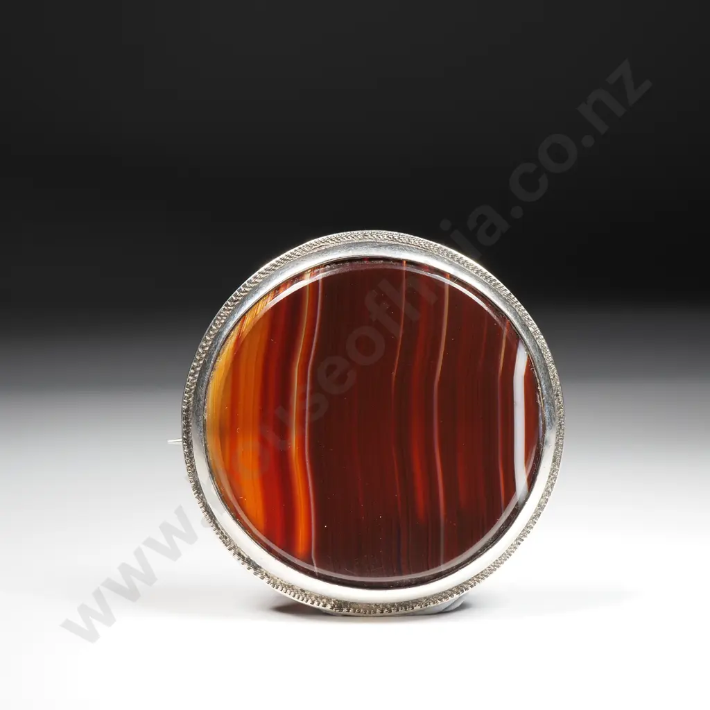 Vintage Round Sterling Silver Agate Brooch Image 1++