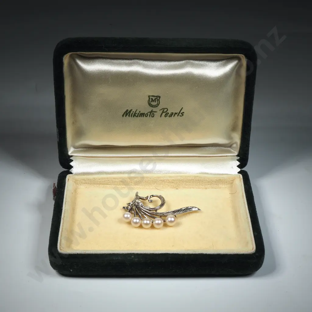 Cased Sterling Silver Mikimoto Pearl Brooch Image 1++