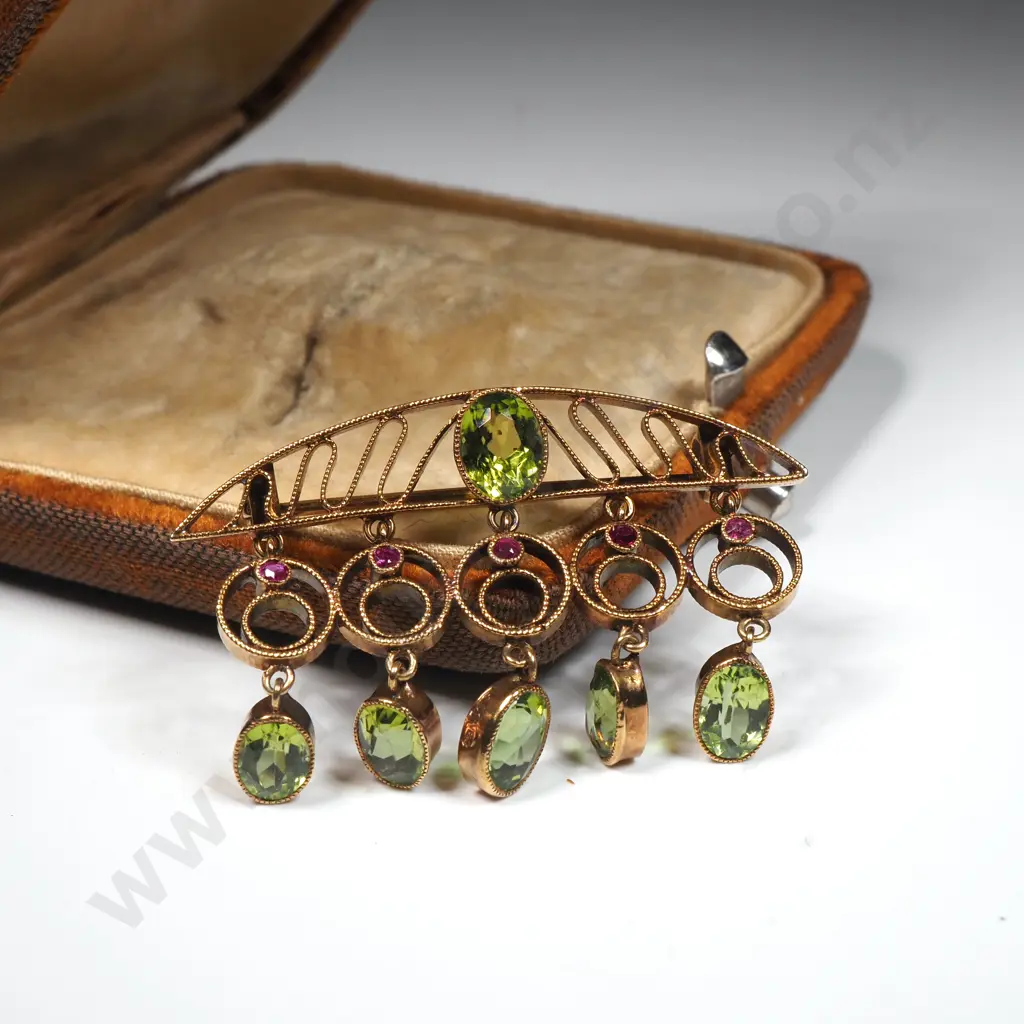 Exceptional Murrle Bennett 15ct Gold Peridot & Ruby Brooch in Arts & Crafts Secessionist Style in Period Jewellers Box Image 1++
