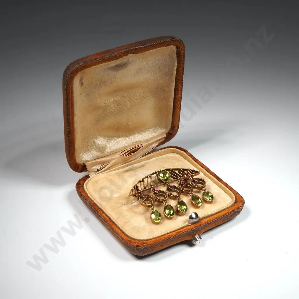 Exceptional Murrle Bennett 15ct Gold Peridot & Ruby Brooch in Arts & Crafts Secessionist Style in Period Jewellers Box Image 1++