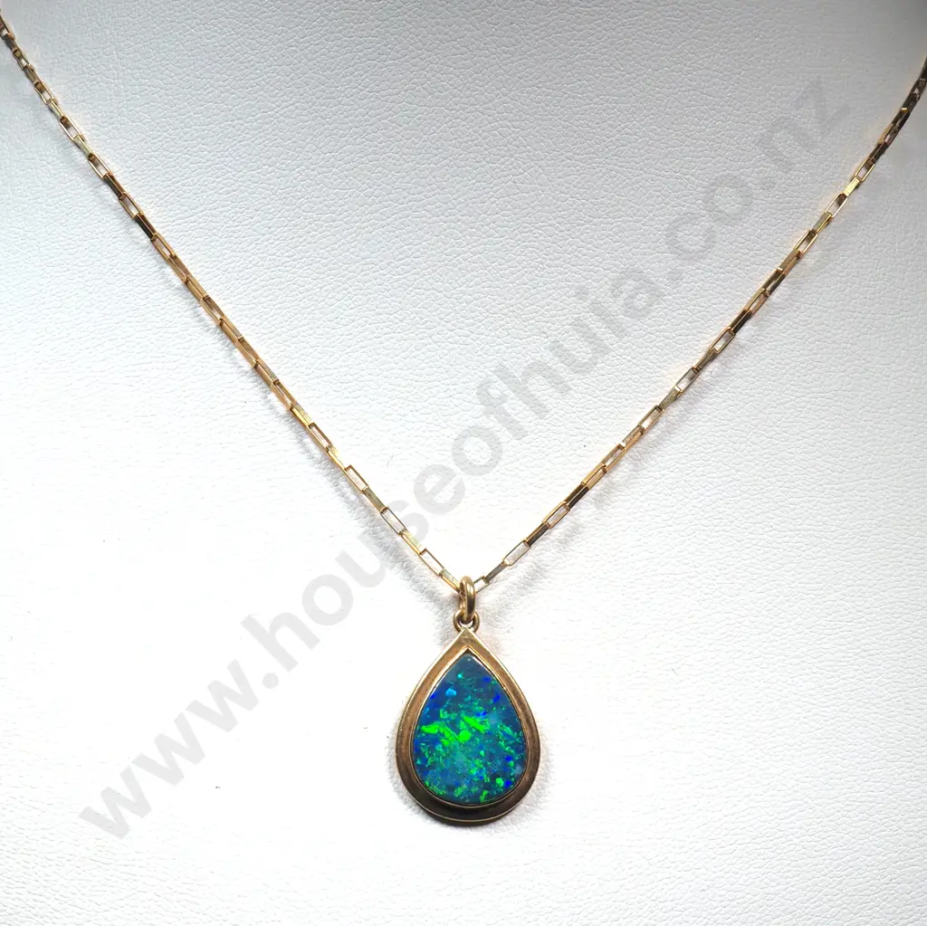 9ct Yellow Gold Lightning Ridge Opal Doublet Pendant / Necklace on 9ct Yellow Gold Chain Image 1++