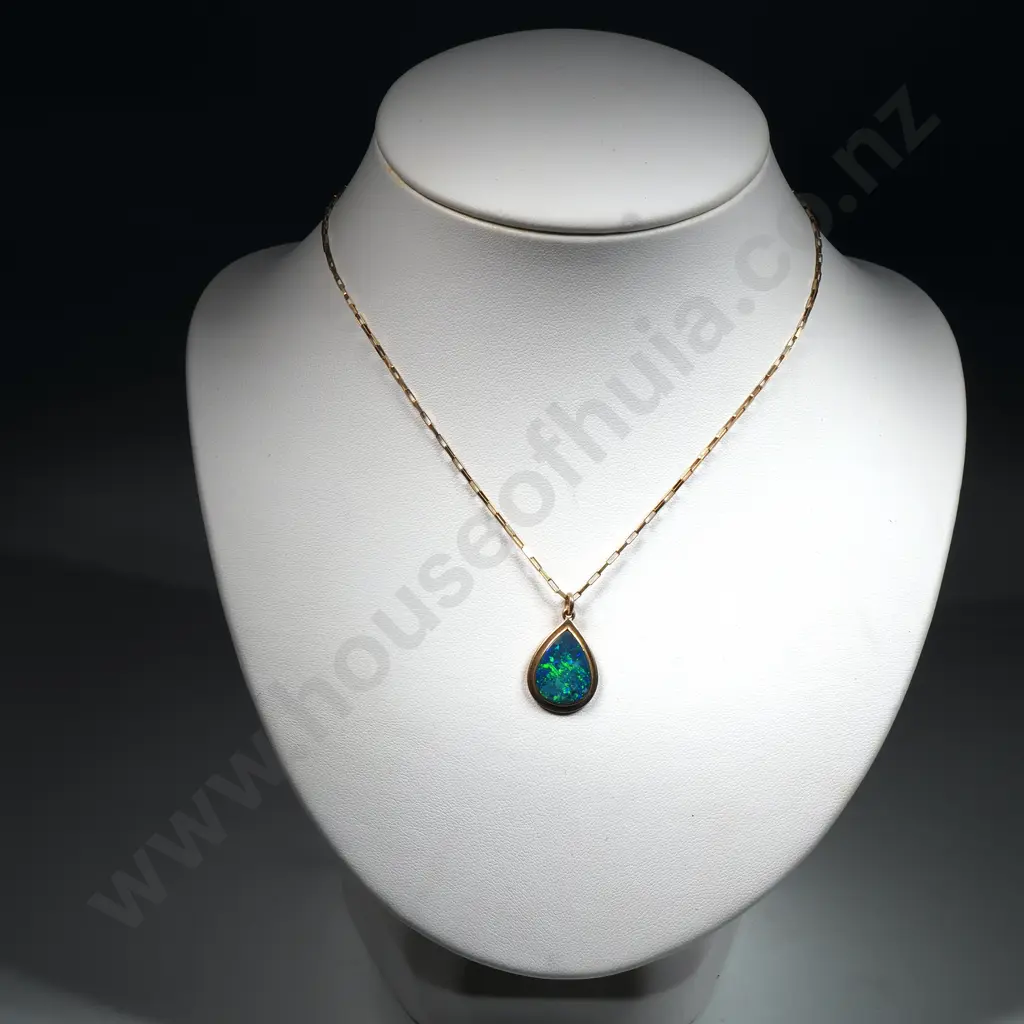 9ct Yellow Gold Lightning Ridge Opal Doublet Pendant / Necklace on 9ct Yellow Gold Chain Image 1++