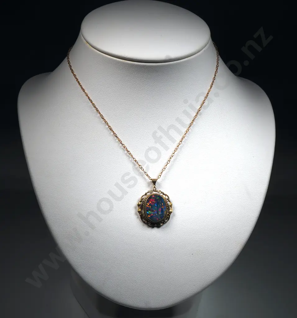 Handmade Australian Arts & Crafts Lightning Ridge Opal Doublet Pendant in 9ct Gold on 9ct Gold Chain Image 1++
