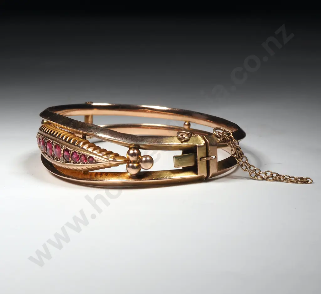 Impressive Antique 9ct Gold Hinged Bracelet Image 1++