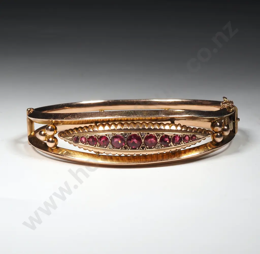 Impressive Antique 9ct Gold Hinged Bracelet Image 1++