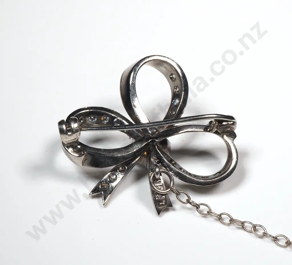 Handmade 18ct White Gold Diamond Traditional Diamond Set Bow Brooch w Valuation $5,200.00 Image 1++