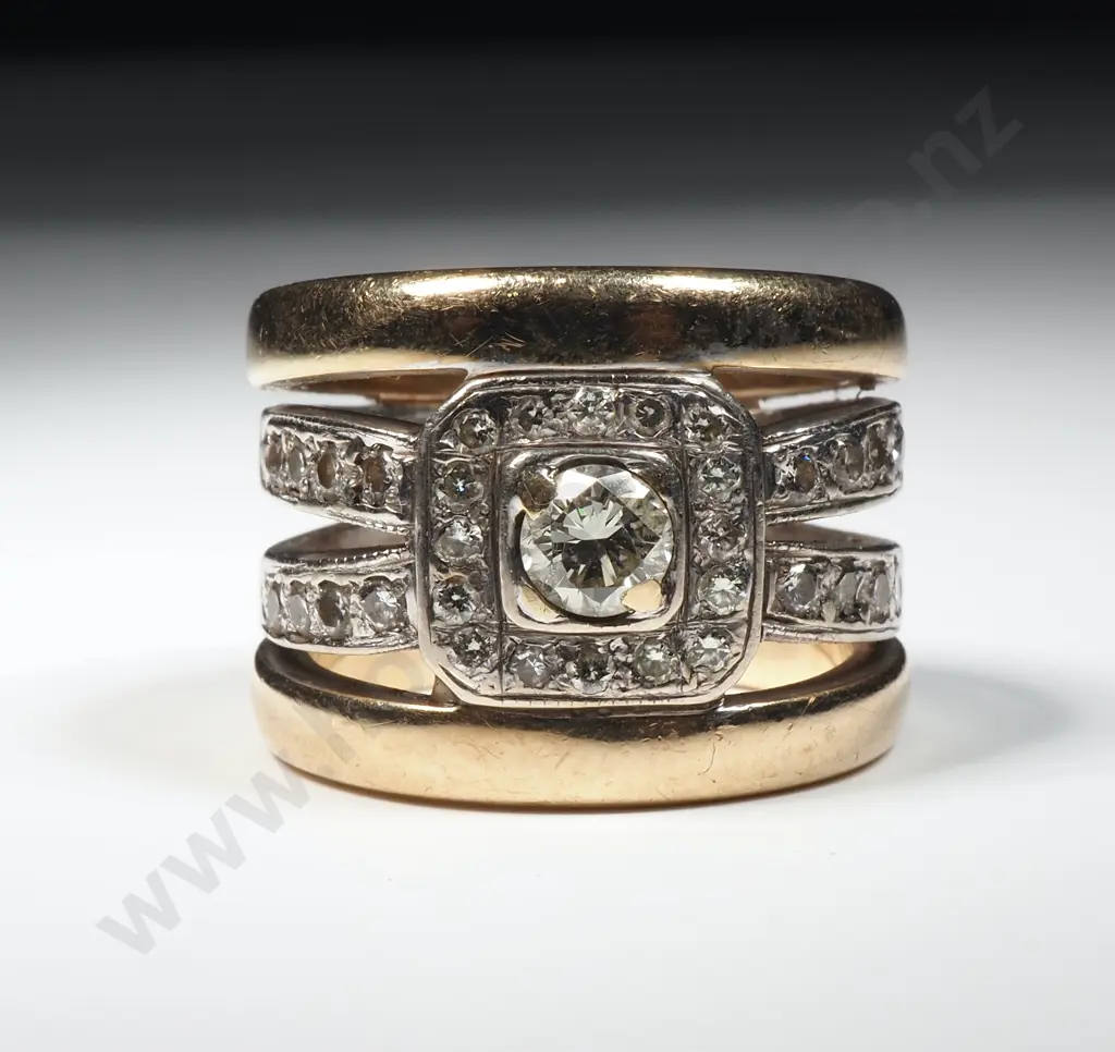 Substantial 18ct Gold Diamond Ring Image 1++