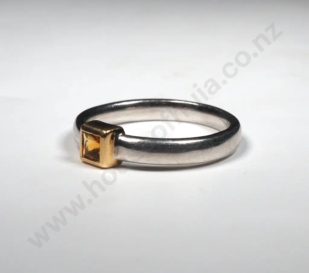 9ct White & Yellow Gold Citrine Ring w English Hallmarks Image 1++
