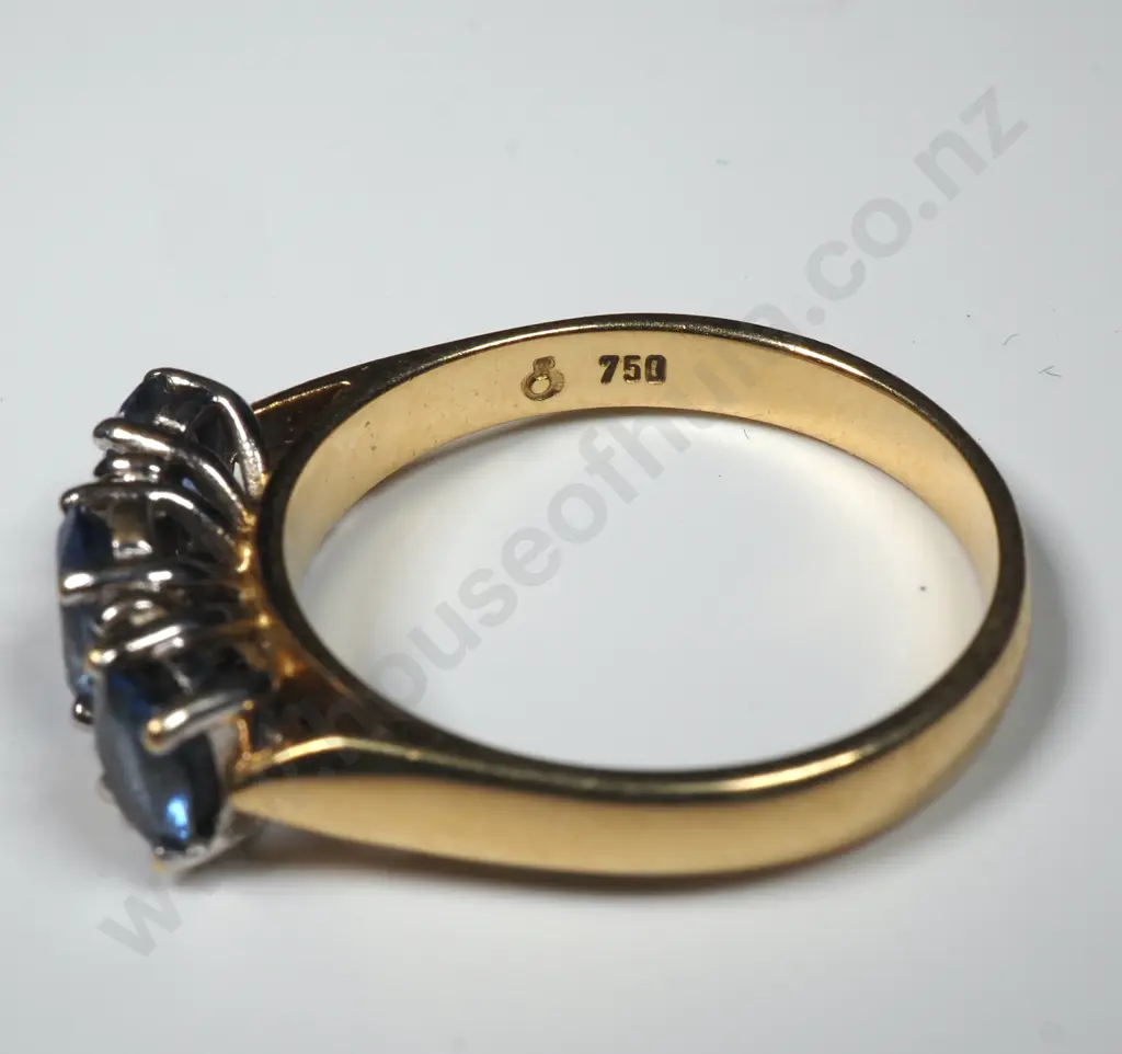 18ct Gold Diamond & Sapphire Ring Image 1++