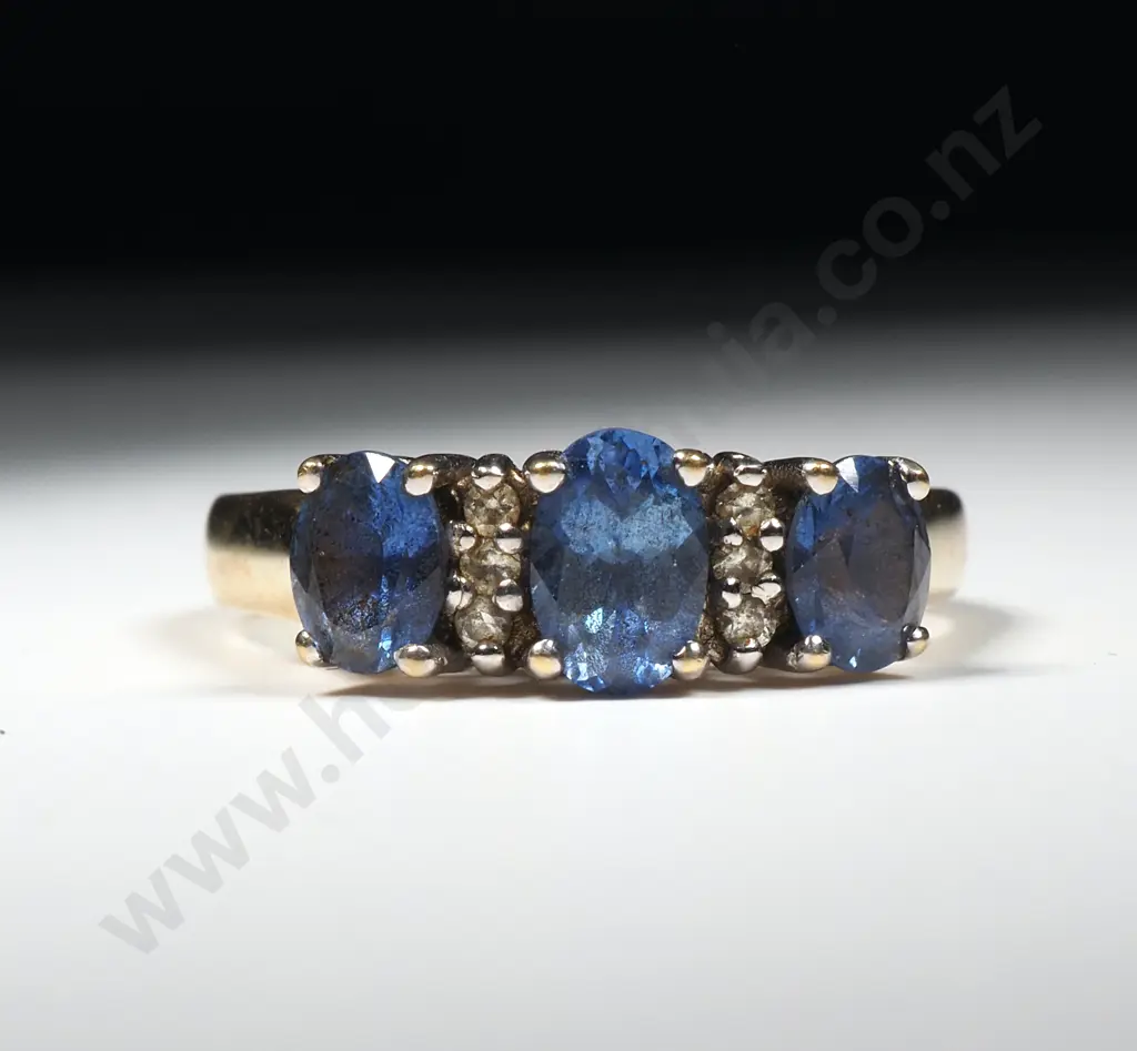 18ct Gold Diamond & Sapphire Ring Image 1++