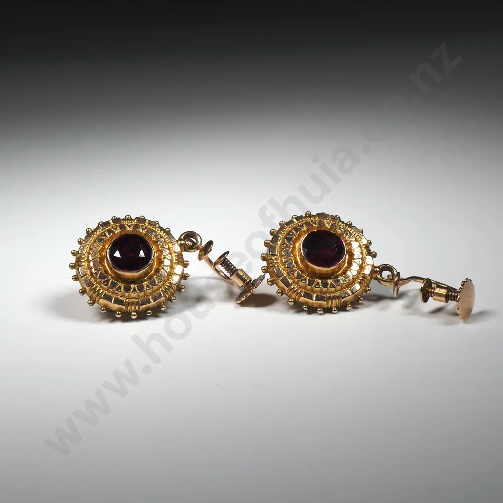 9ct Gold Ornate Garnet Screw Back Earrings Image 1++