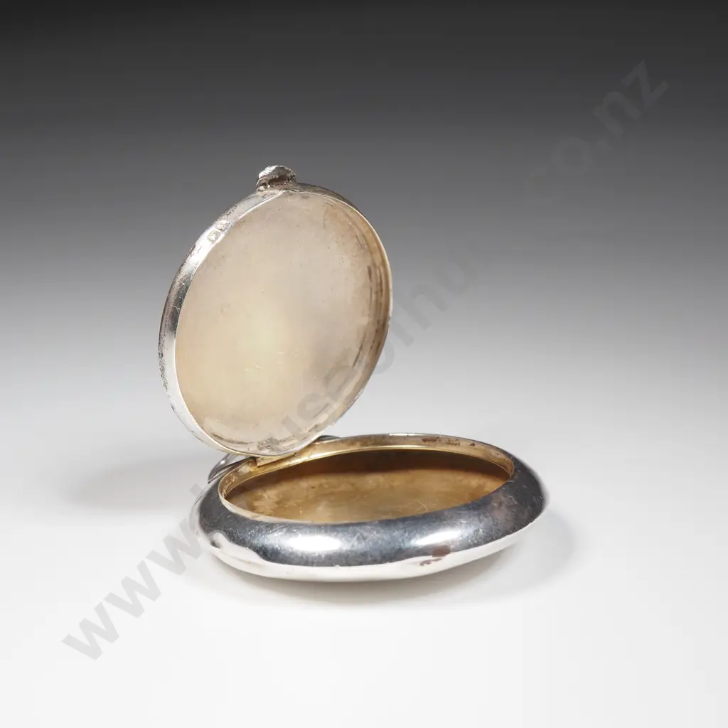 Sterling Silver & Machine Turned Blue Enamel Lid Compact Image 1++