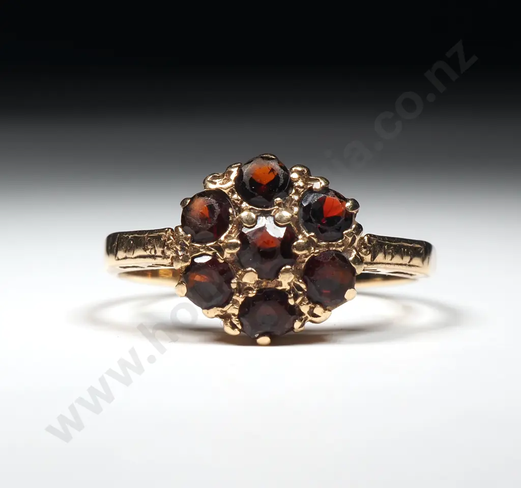 Vintage 9ct Gold Garnet Ring w English Hallmarks Image 1++