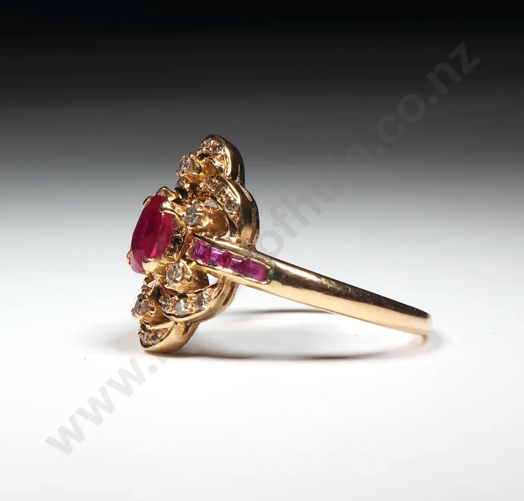 Vintage 18ct Gold Ruby & Diamond Ring Image 1++