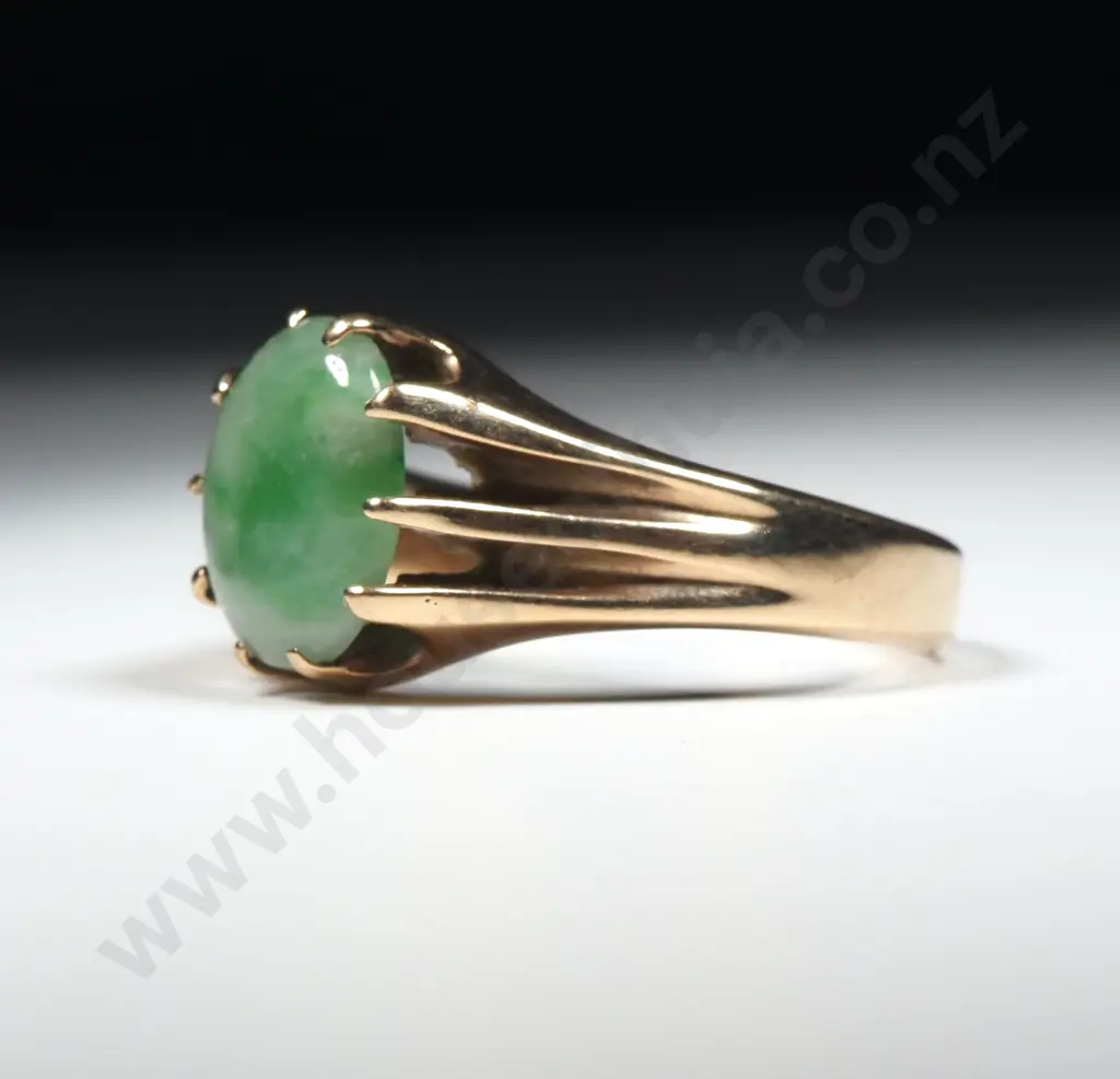 9ct Gold Jade Ring Image 1++