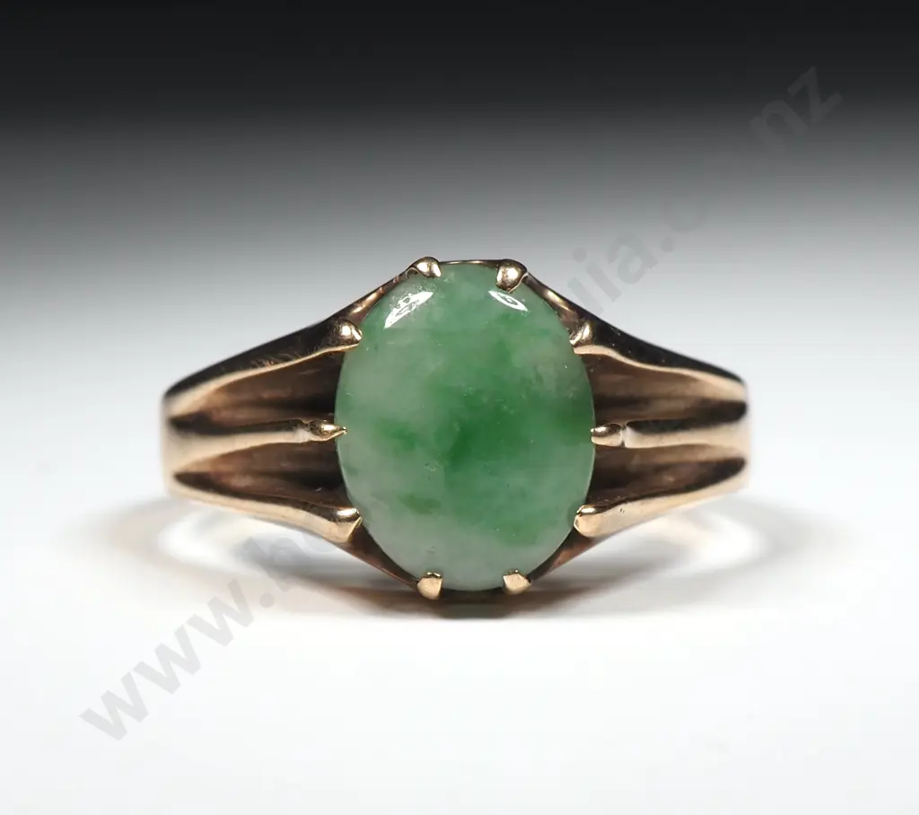 9ct Gold Jade Ring Image 1++