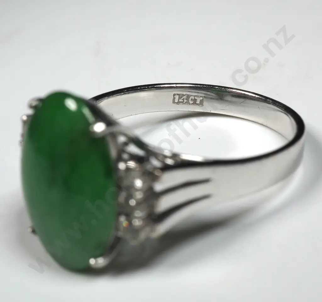 Vintage 14ct White Gold Chinese Jade & Diamond Ring Image 1++