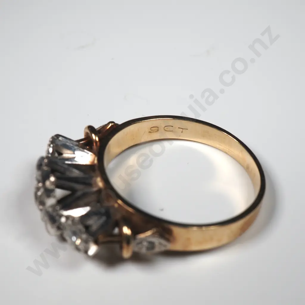 9ct Gold Diamond Ring Image 1++