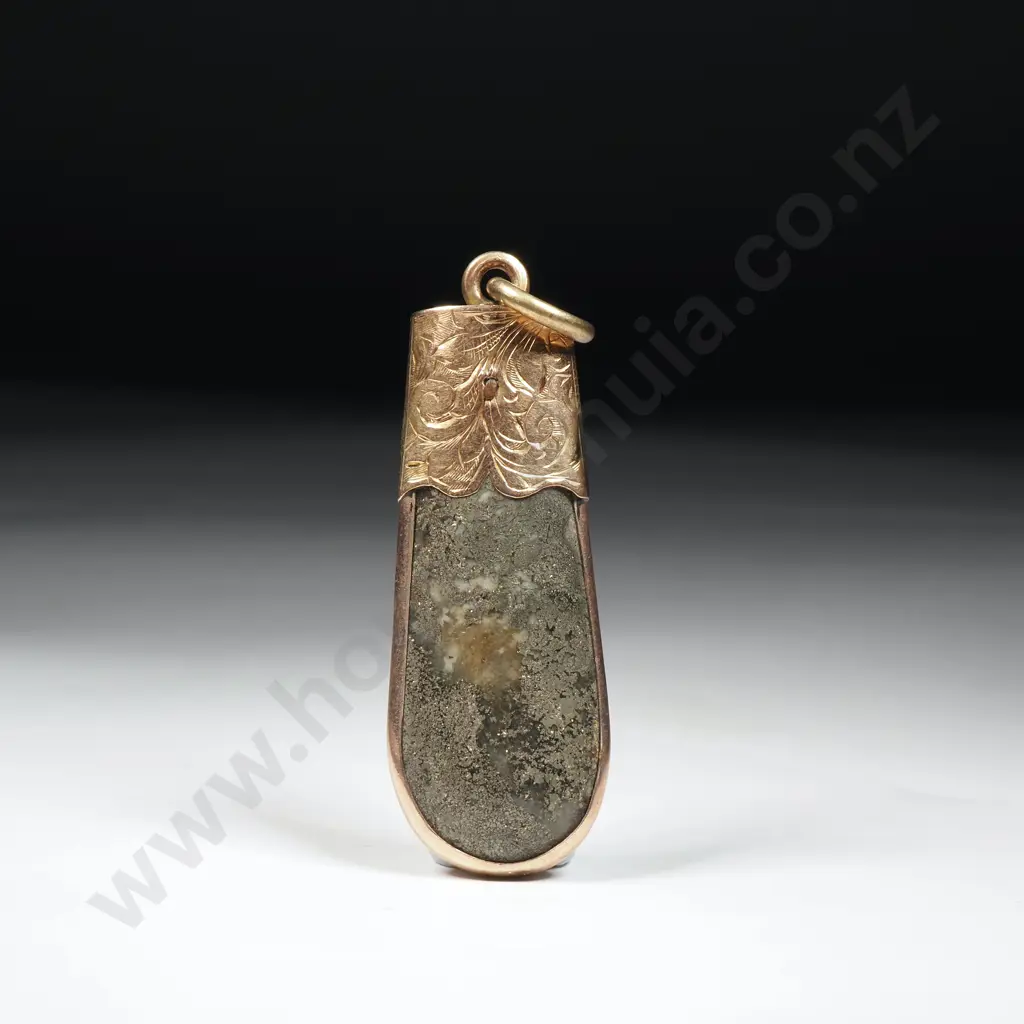 Colonial 9ct Gold Bearing Quartz Pendant Image 1++