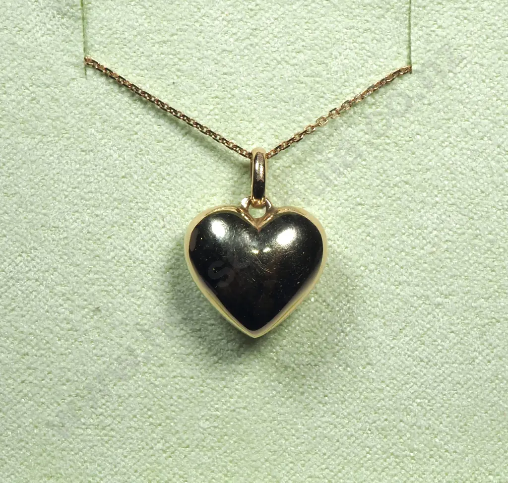 10ct Gold Michael Hill Heart Pendant on Chain in Original Box Image 1++