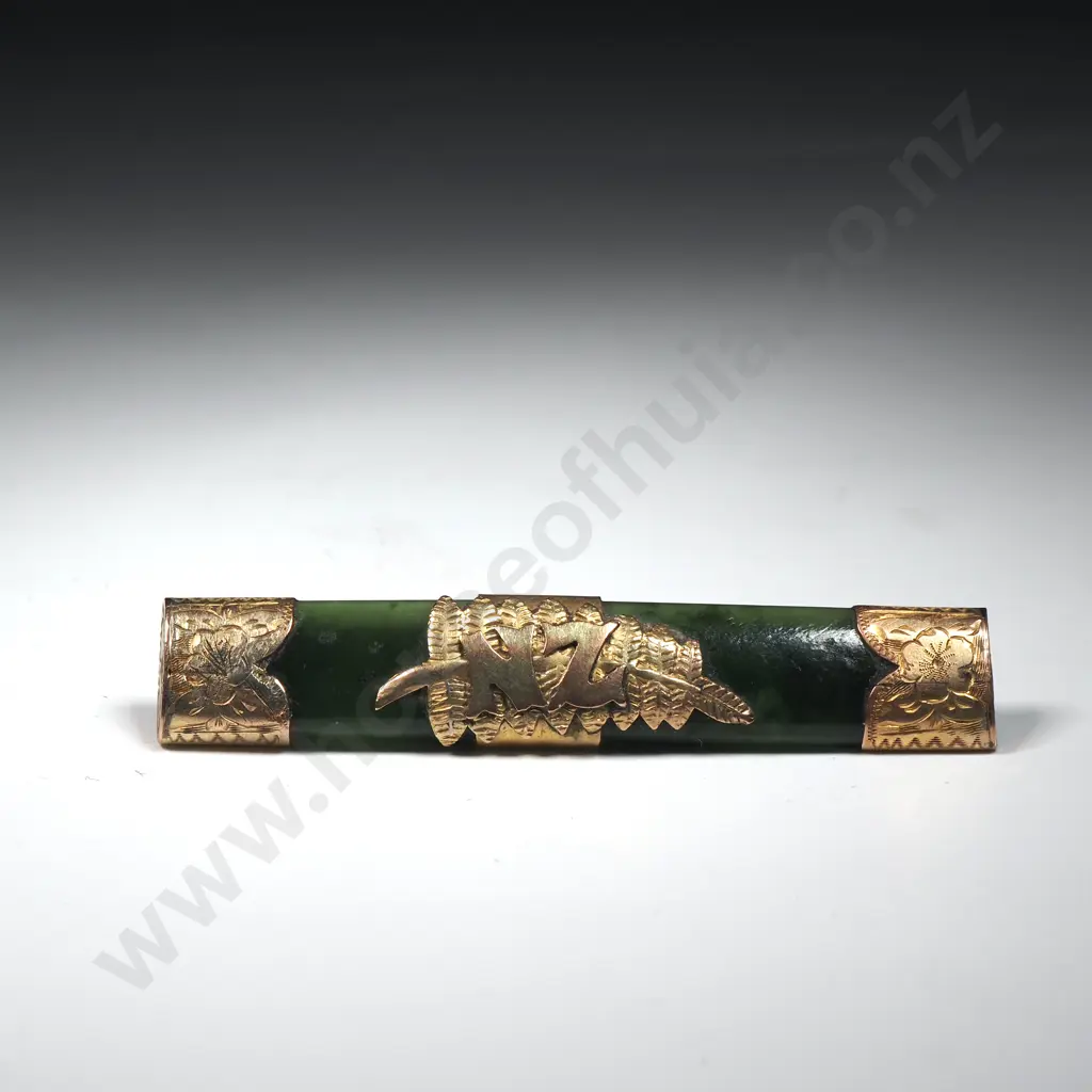 Colonial 9ct Gold Greenstone NZ Bar Brooch A/F Image 1++