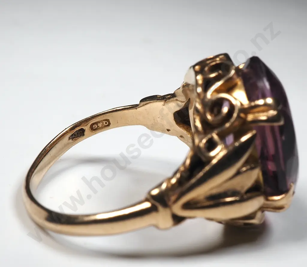 9ct Gold Amethyst Ring w English Hallmarks Image 1++