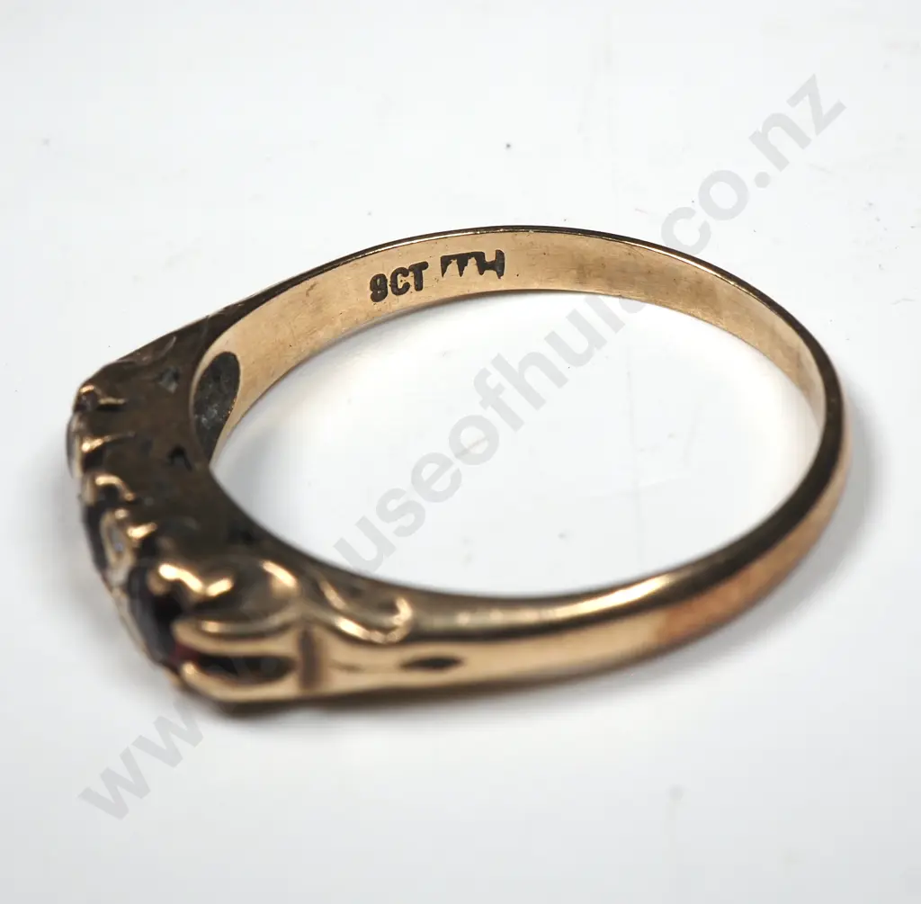 9ct Gold Red Gem Ring Image 1++
