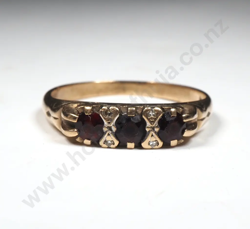 9ct Gold Red Gem Ring Image 1++