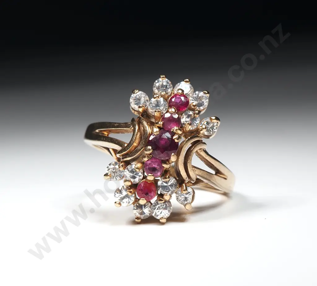 Vintage 9ct Gold Red & White Stone Ring Image 1++