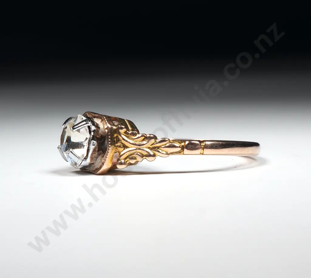 Antique 9ct Gold Paste Solitaire Ring Image 1++