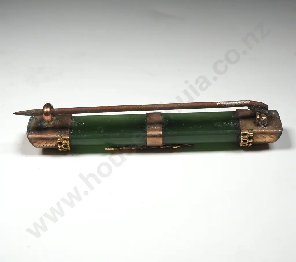 Antique New Zealand 9ct Gold Greenstone Brooch Image 1++