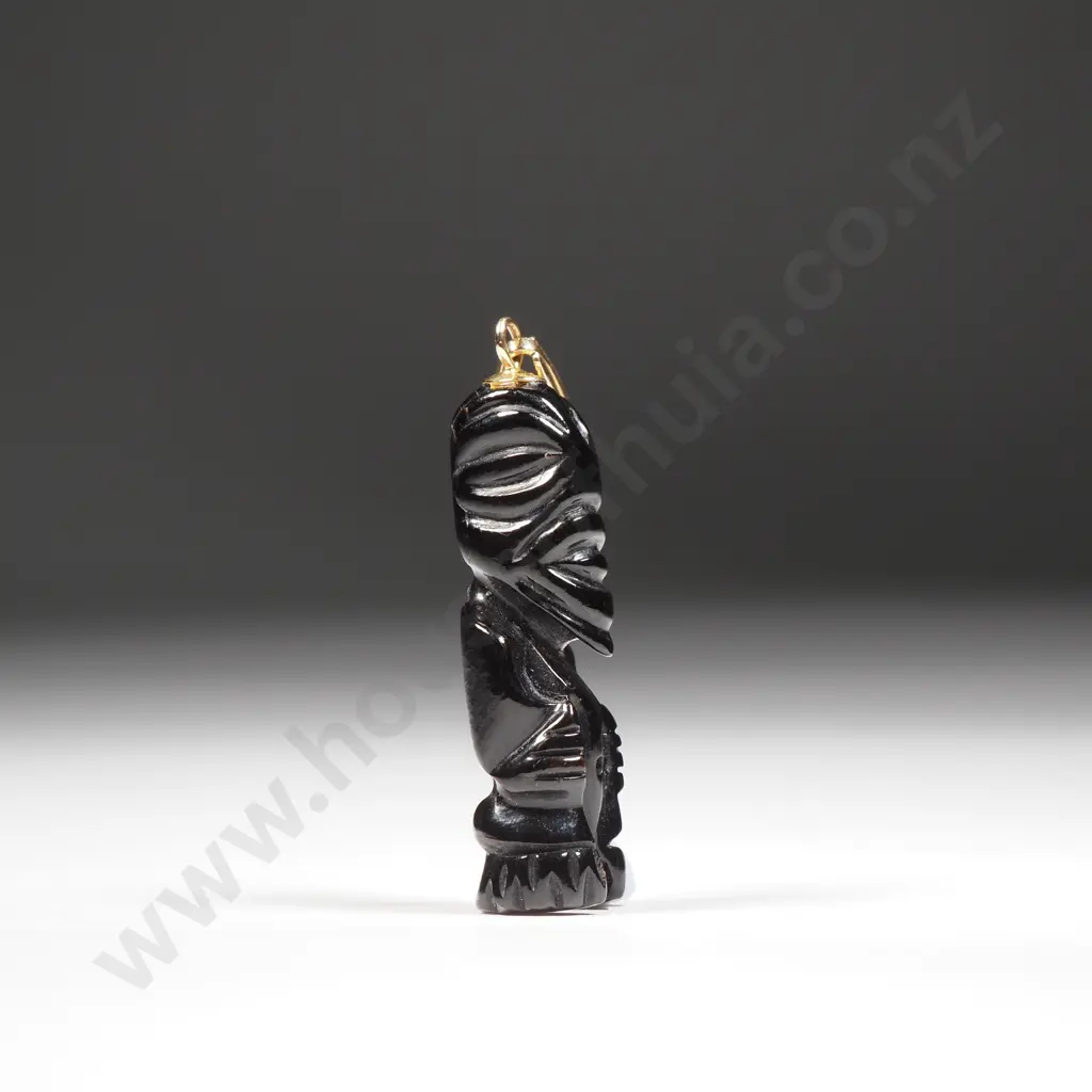 Carved Easter Island Head Carved in Black Coral w 9ct Gold Bail Image 1++