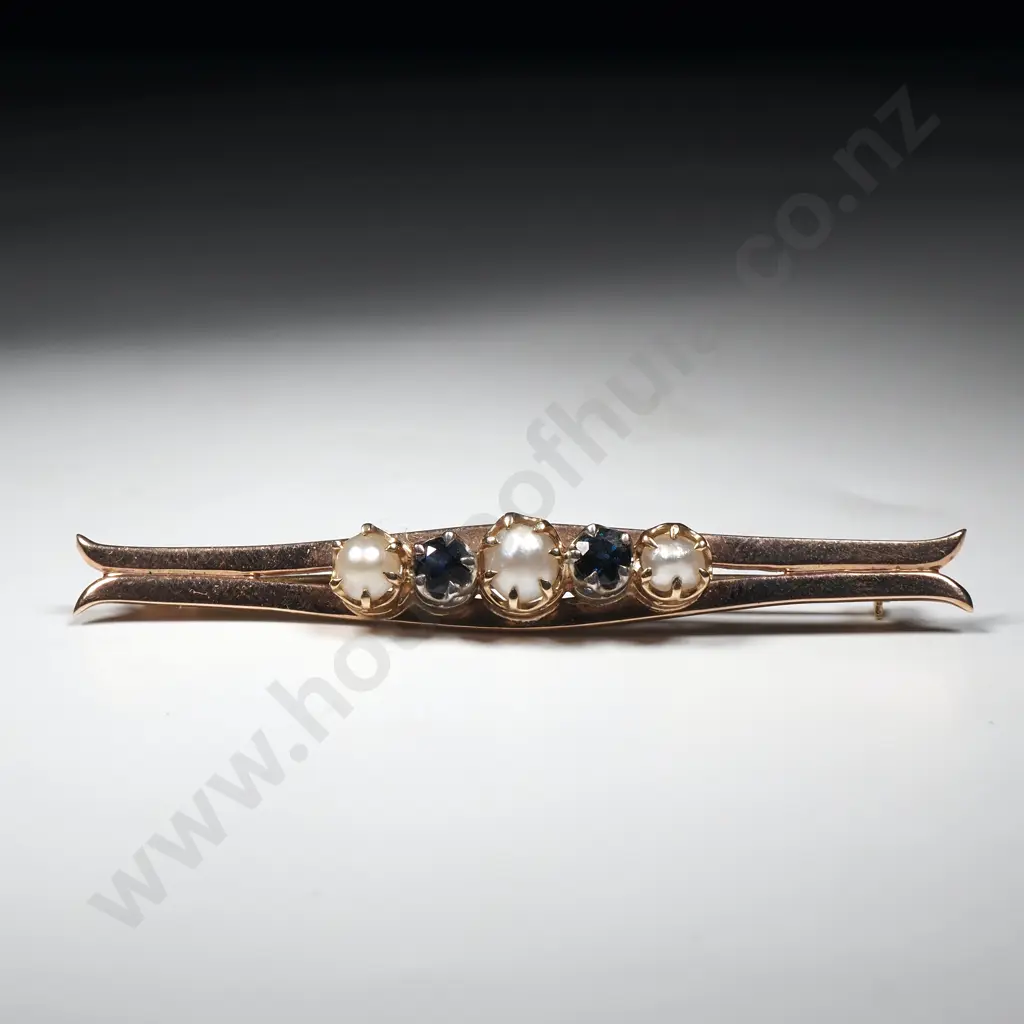 9ct Gold Pearl & Sapphire Brooch in Period Case Image 1++