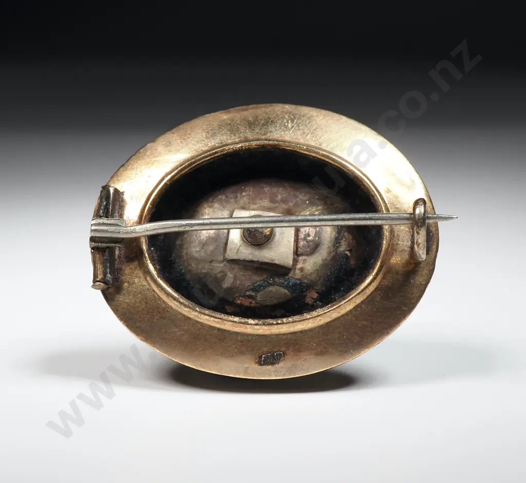 Ornate Black Enamel & Onyx 9ct Gold Brooch Image 1++