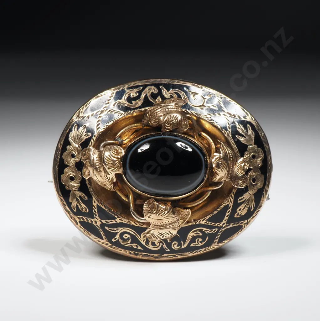 Ornate Black Enamel & Onyx 9ct Gold Brooch Image 1++