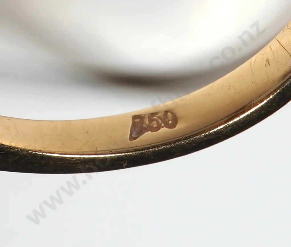 18ct Gold Garnet Ring Image 1++