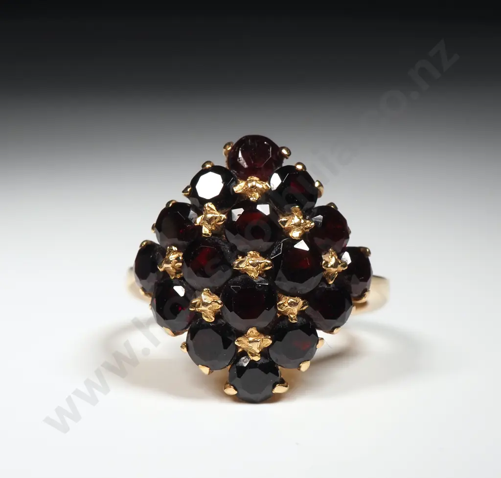 18ct Gold Garnet Ring Image 1++
