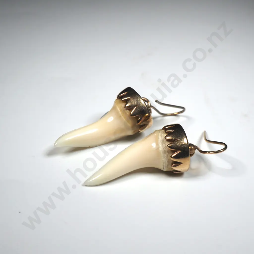 Vintage 9ct Gold Shark Tooth Earrings Image 1++