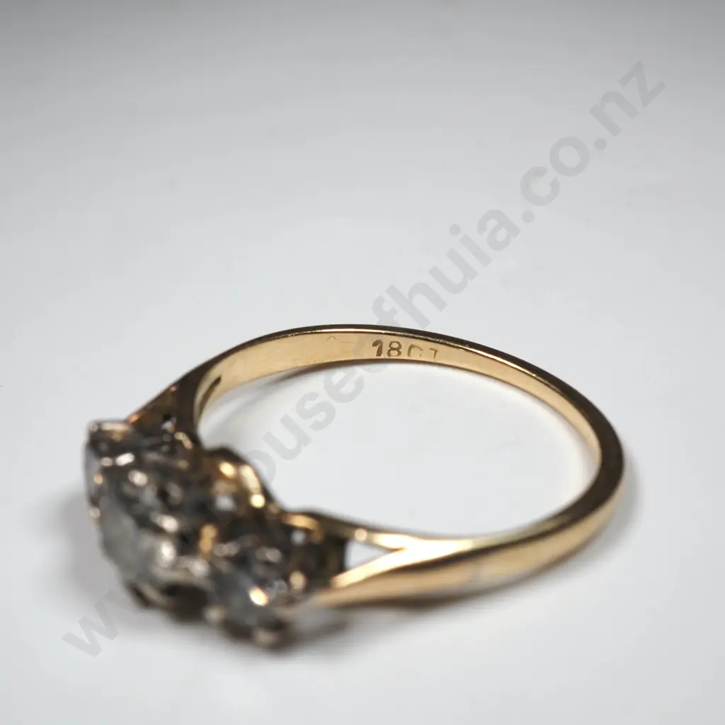 18ct Gold Three Diamond Ring Image 1++