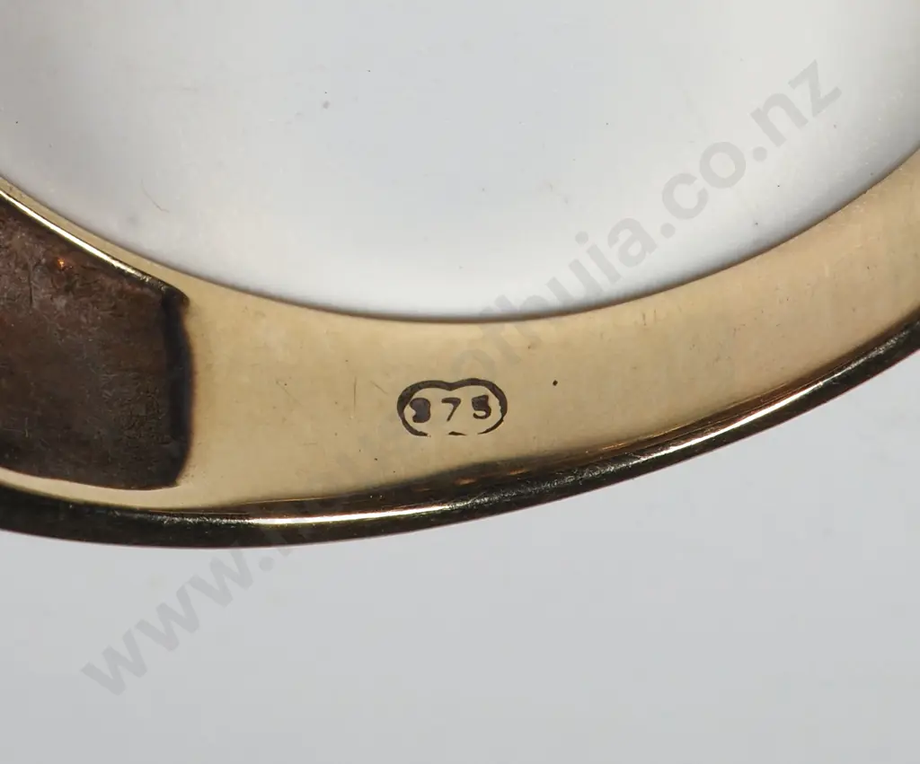 Modern 9ct Gold & Diamond Dress Ring Image 1++