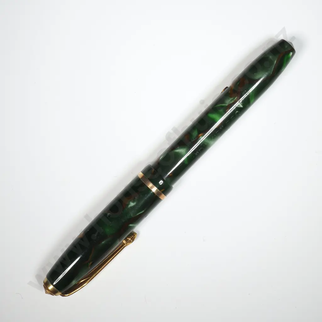 Vintage Conway Stewart 550 Dinkie green w Brown Flecks & Veins Fountain Pen, 1952-62 Image 1++