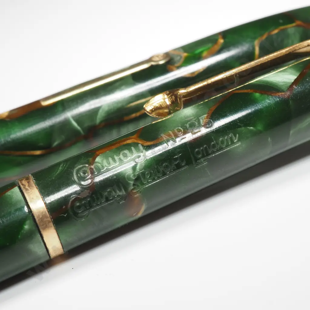 Vintage Conway Stewart 12 Green w Brown Veins Fountain Pen & Matching 25 Pencil, 1956-63 Image 1++