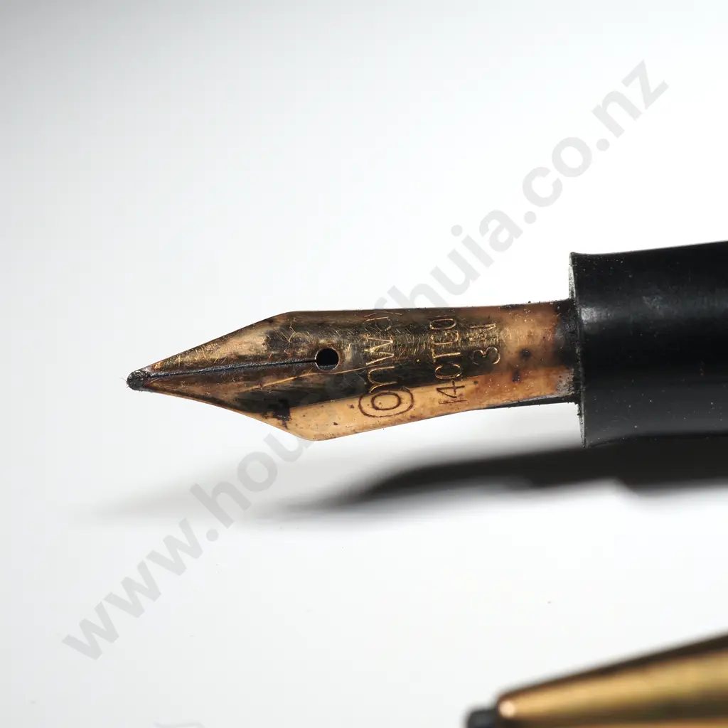 Vintage Conway Stewart 12 Green w Brown Veins Fountain Pen & Matching 25 Pencil, 1956-63 Image 1++