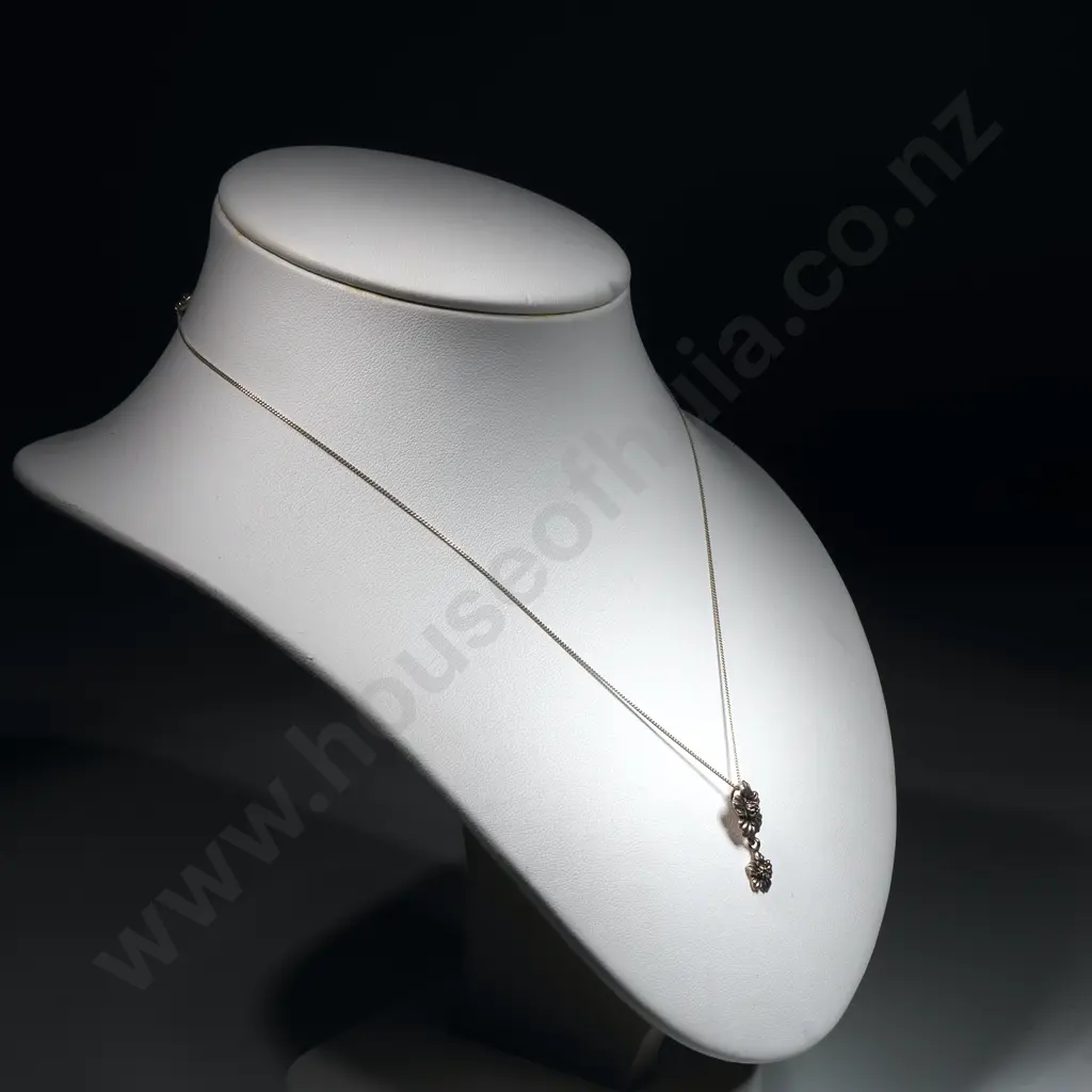 Sterling Silver Flower Pendant & Chain Image 1++